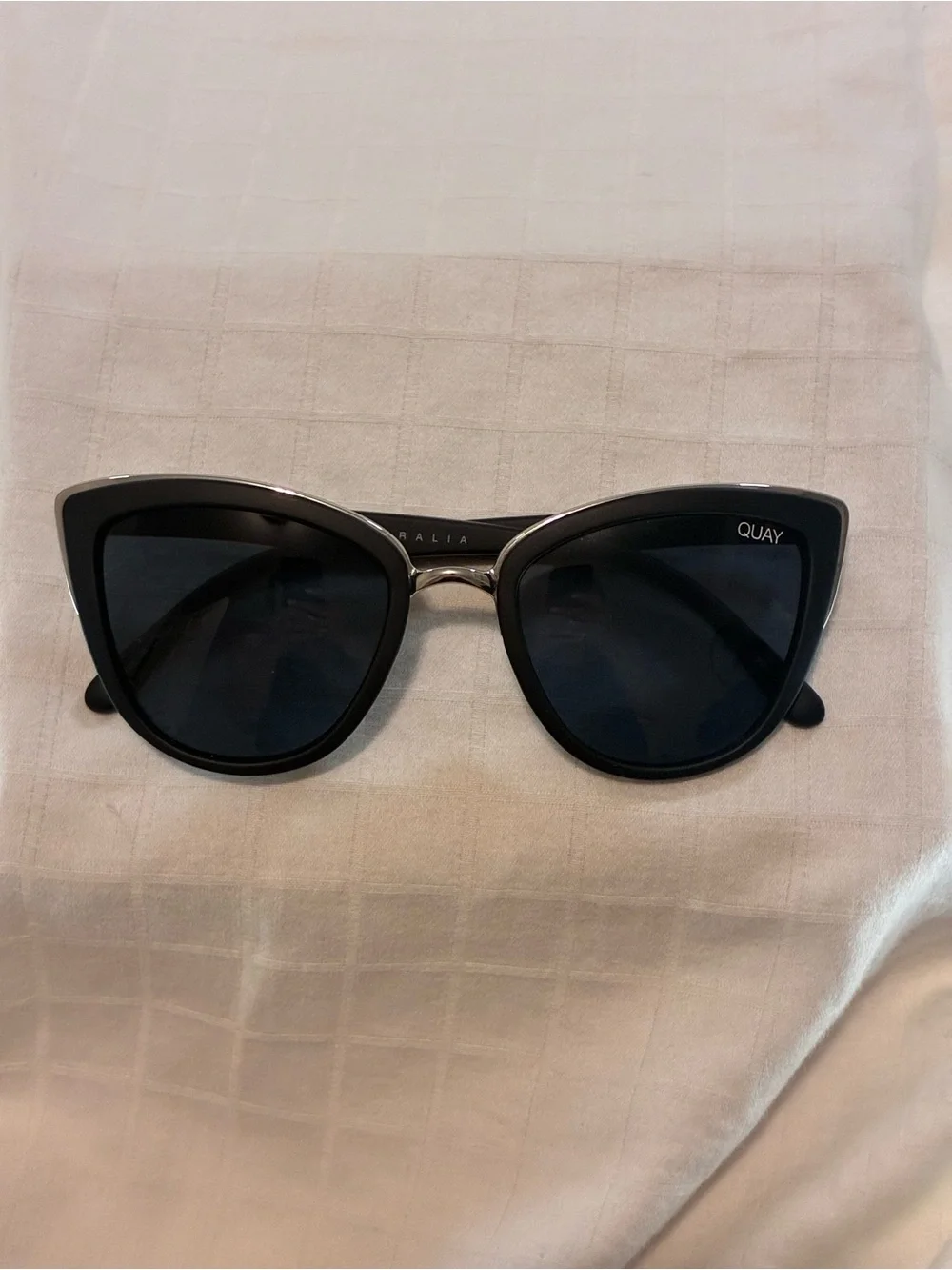 Quay Australia Black Cat-Eye Sunglasses with Dark Lenses
